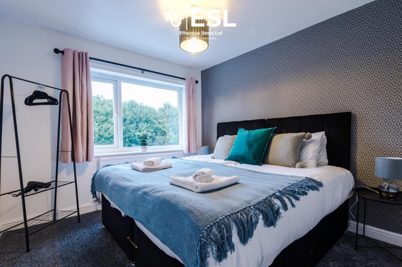 Open Plan - 3 Bedroom House - Garden And Outdoor Seating - Driveway Parking - Short Drive To City Centre Saughall Buitenkant foto