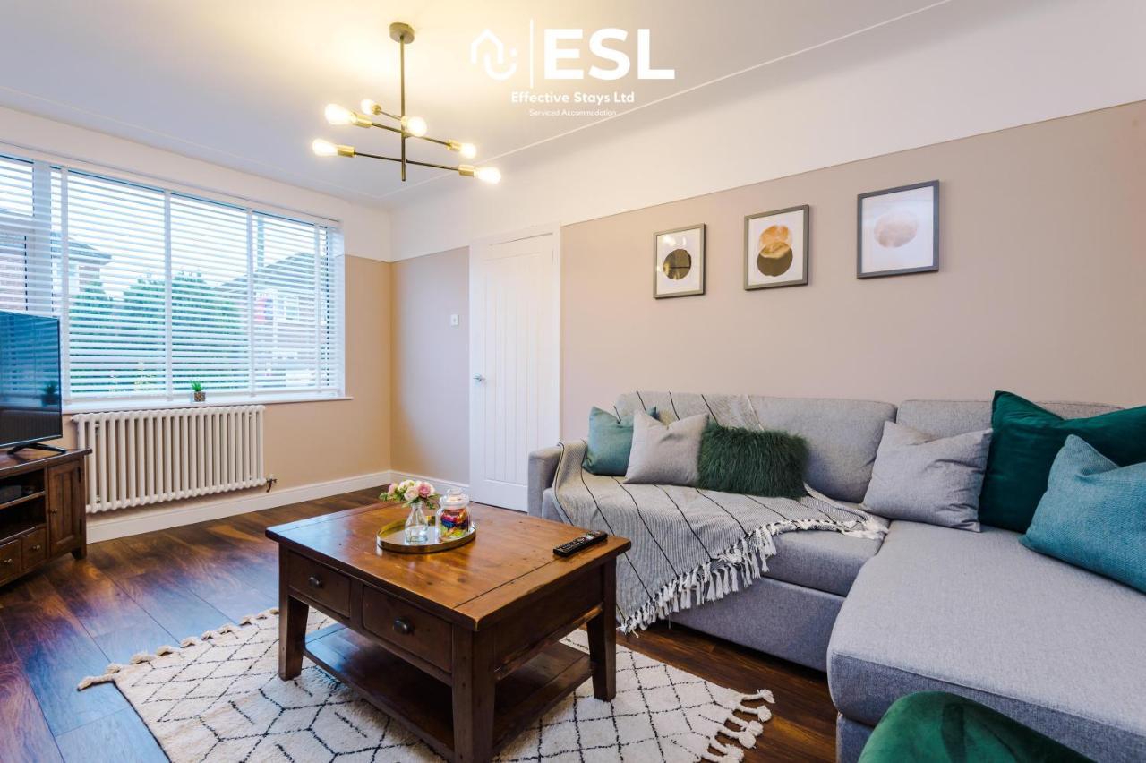 Open Plan - 3 Bedroom House - Garden And Outdoor Seating - Driveway Parking - Short Drive To City Centre Saughall Buitenkant foto