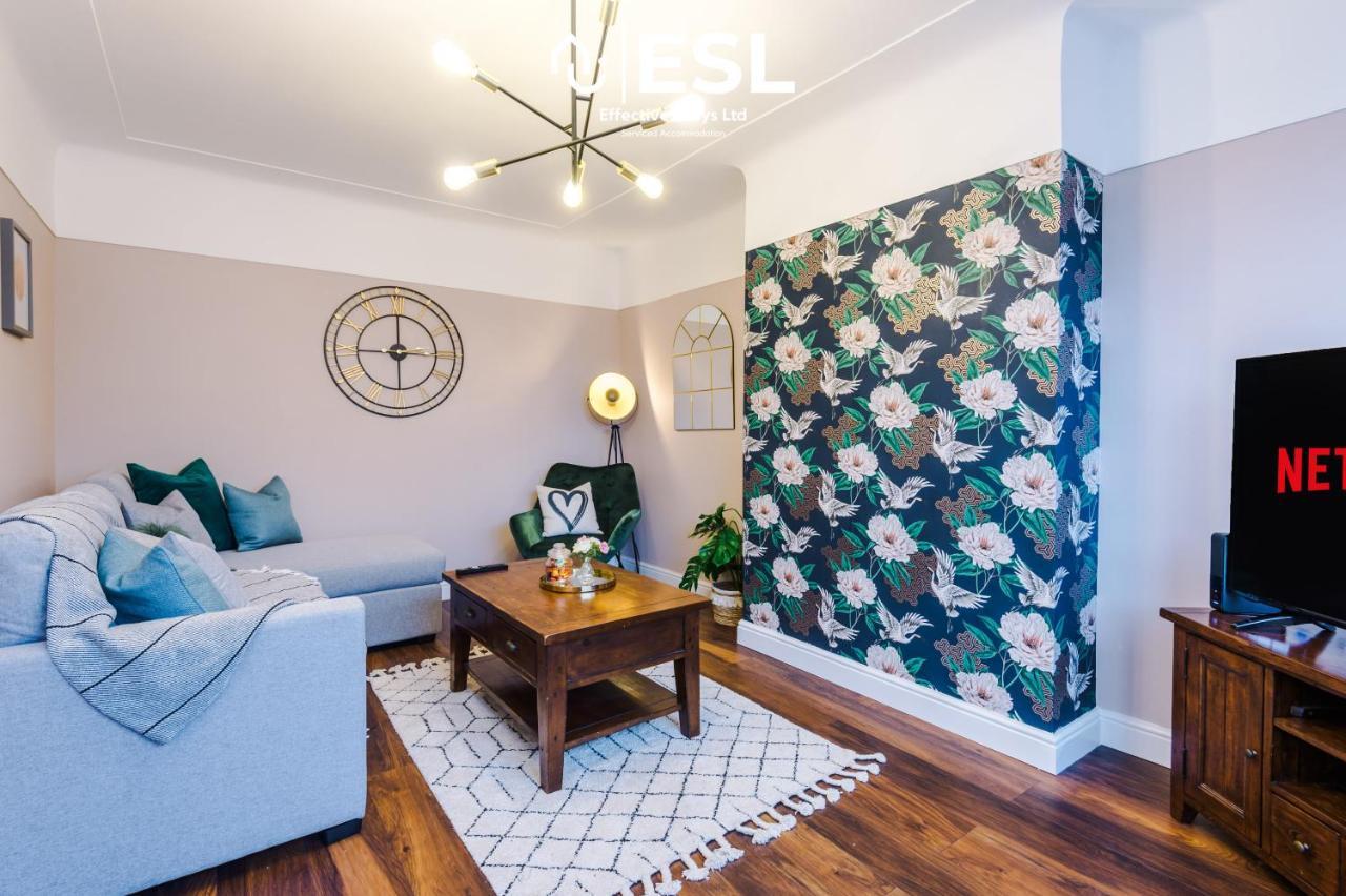 Open Plan - 3 Bedroom House - Garden And Outdoor Seating - Driveway Parking - Short Drive To City Centre Saughall Buitenkant foto