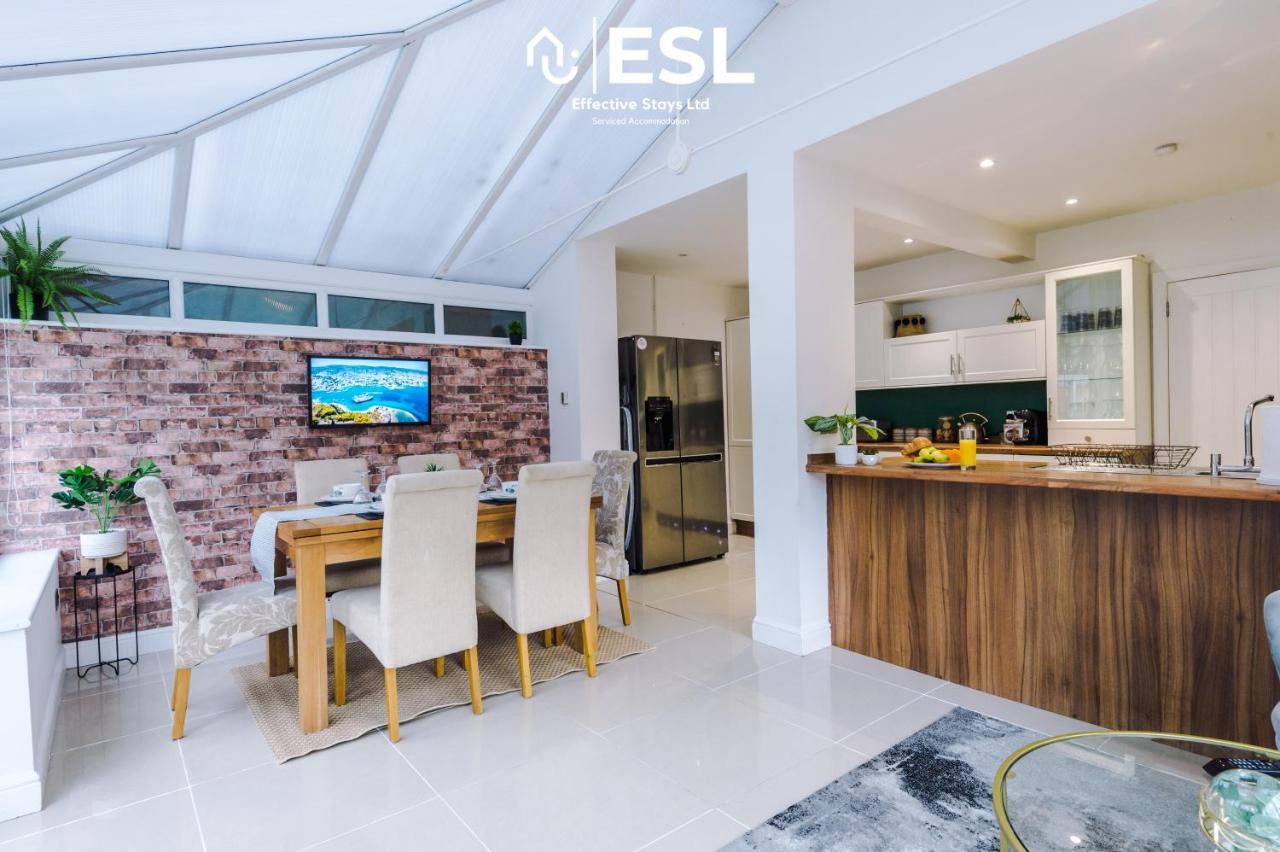 Open Plan - 3 Bedroom House - Garden And Outdoor Seating - Driveway Parking - Short Drive To City Centre Saughall Buitenkant foto