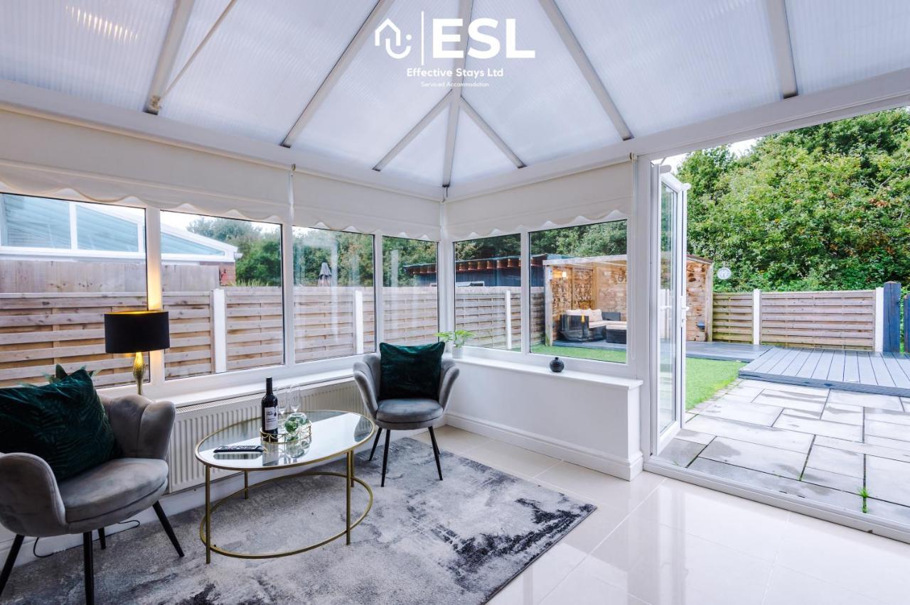 Open Plan - 3 Bedroom House - Garden And Outdoor Seating - Driveway Parking - Short Drive To City Centre Saughall Buitenkant foto
