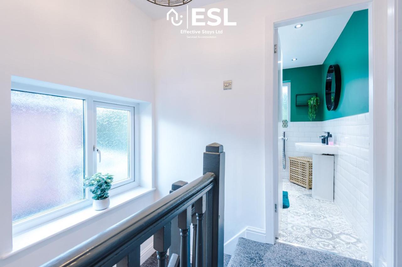Open Plan - 3 Bedroom House - Garden And Outdoor Seating - Driveway Parking - Short Drive To City Centre Saughall Buitenkant foto